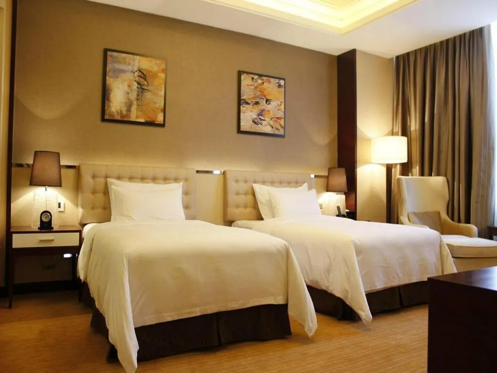 Venus Royal Hotel Shenzhen 5*,