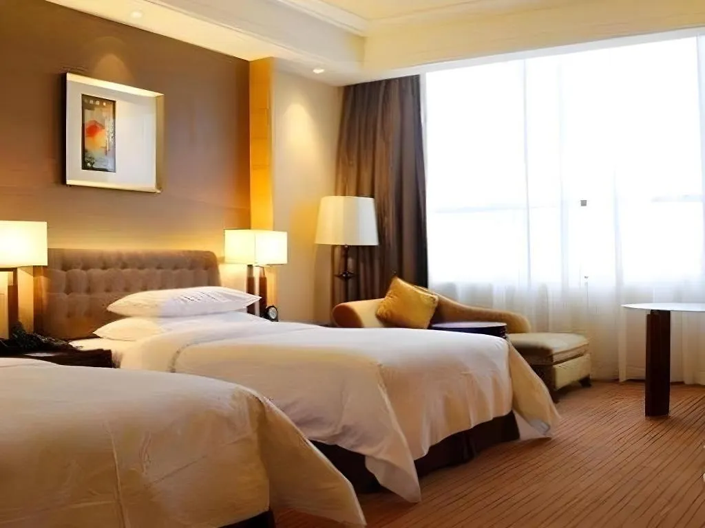 Venus Royal Hotel Shenzhen 5*,